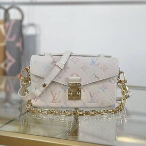 Classic Louis Vuitton Bag: A Stylish and Versatile Choice for Elegance